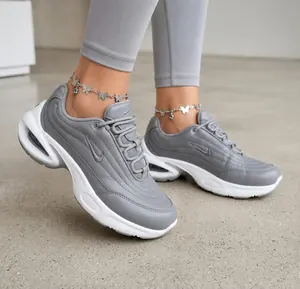 Baskets Nike Air Femme – Gris Clair | Confort & Style Décontracté