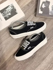 👟 Baskets Casual Unisex – Élégance & Confort au Quotidien