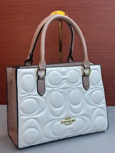 Sac à Main Élégant Blanc à Motif Relief – Style Luxe pour Femme