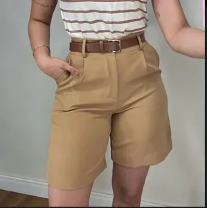Short Femme Taille Haute Élégant avec Ceinture