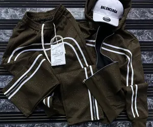 Ensemble Survêtement Homme Noir à Bandes Blanches