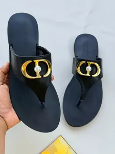 Sandales Femme Noires à Boucle Dorée