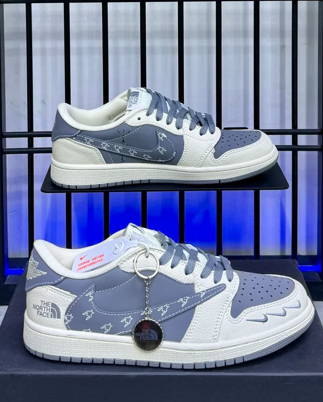 Baskets Nike x The North Face – Édition Exclusive Gris & Blanc