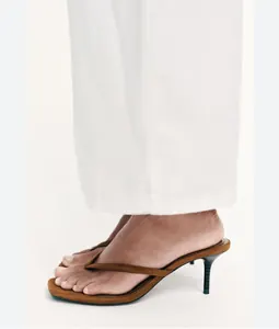Sandales à talons minimalistes marron pour femme