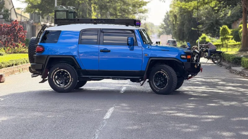TOYOTA FJ