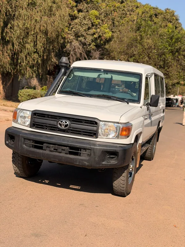 *Land cruiser missionnaire*